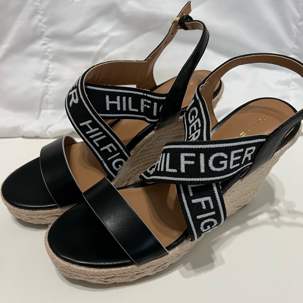 Tommy Hilfiger wedge platform sandals size 8